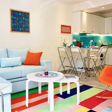 Stylish Apartment With Patio, 5Min To Metro أثينا المظهر الخارجي الصورة