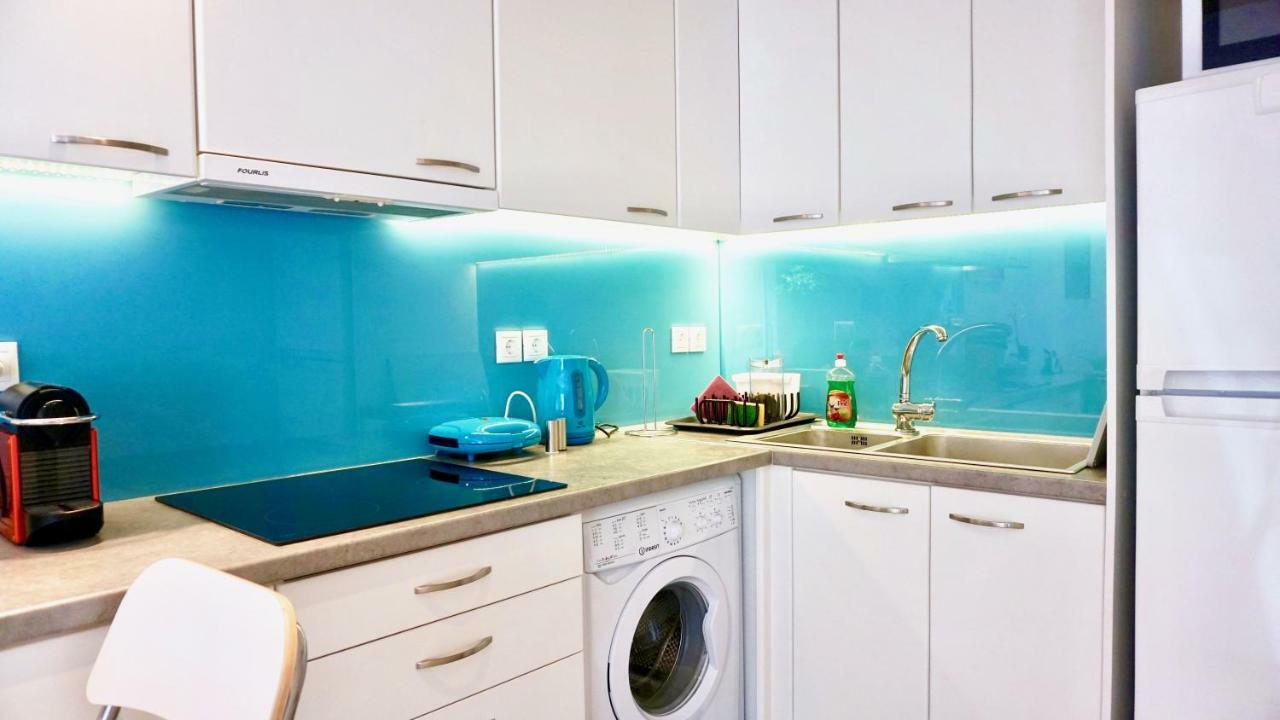 Stylish Apartment With Patio, 5Min To Metro أثينا المظهر الخارجي الصورة